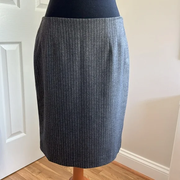 Caslon Striped Gray Pencil Skirt with Pink Lining Size 10 - Picture 10 of 10